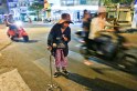 Thương thay cụ b&agrave; b&aacute;n v&eacute; số đ&ecirc;m