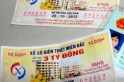 Tr&ograve; tranh chấp tấm v&eacute; số tr&uacute;ng 200 triệu đồng với c&ocirc; gi&aacute;o