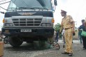 Người b&aacute;n v&eacute; số tật nguyền chết thảm dưới b&aacute;nh xe ben