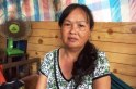 Đẩy b&eacute; b&aacute;n v&eacute; số xuống ao rồi n&eacute;m gạch cho chết