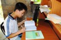 Cậu học tr&ograve; ngh&egrave;o b&aacute;n v&eacute; số đậu đại học